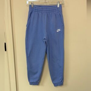 Nike: All Kids Fit Sportswear Club Fleece Joggers in Comet Blue & White, Size L